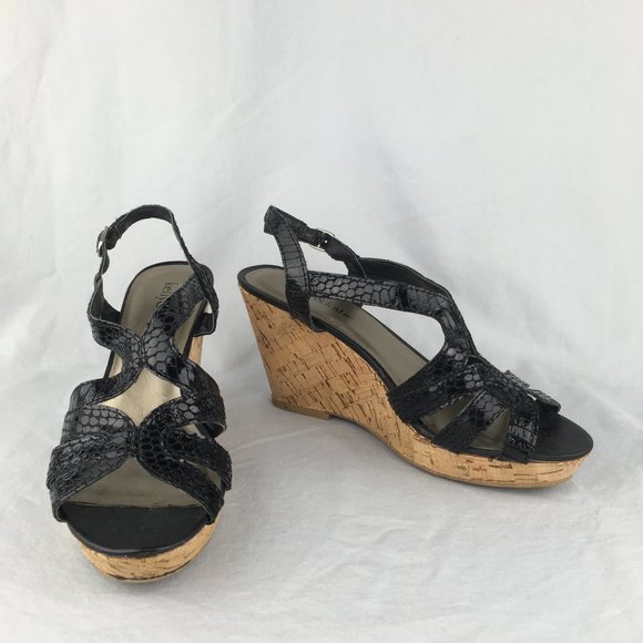 Kelly & Katie Shoes - Kelly and Katie Wedge Sandal. Black Size 7 (0073)